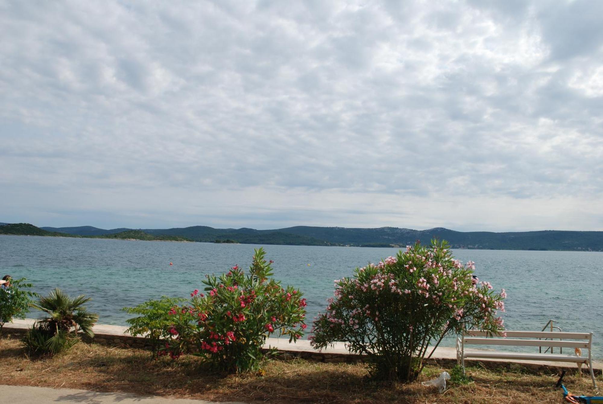 5 Meters From The Sea With Private Beach - 70M2 Colibri Sunset Apartments Sveti Petar  Extérieur photo